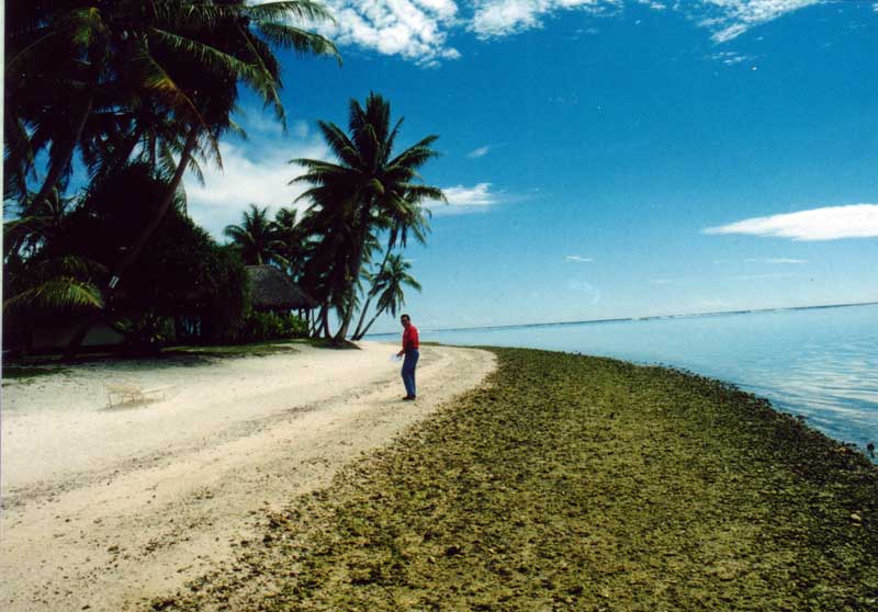 Jean dcouvre la plage du Novotel de Huahin
