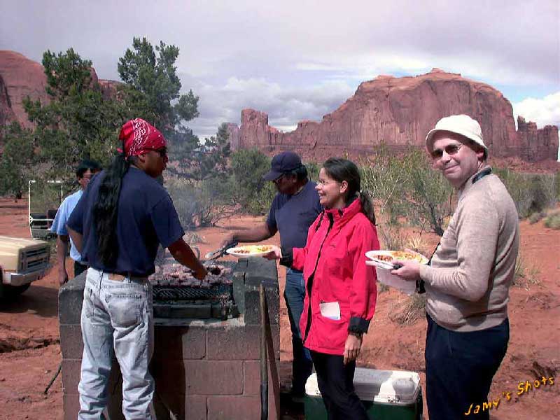 Pique-nique avec les indiens dans Monument Valley