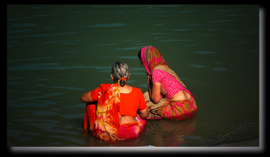 Complicits au bord du Gange