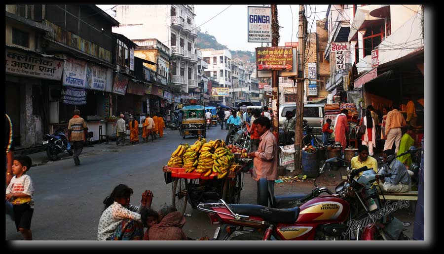 Rue principale d'Haridwar.
