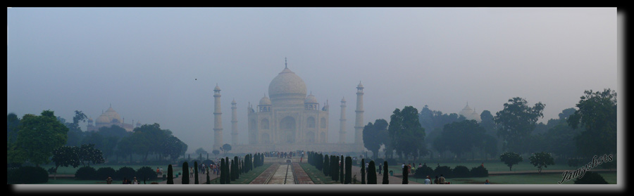 Lever du jour sur le Taj Mahal