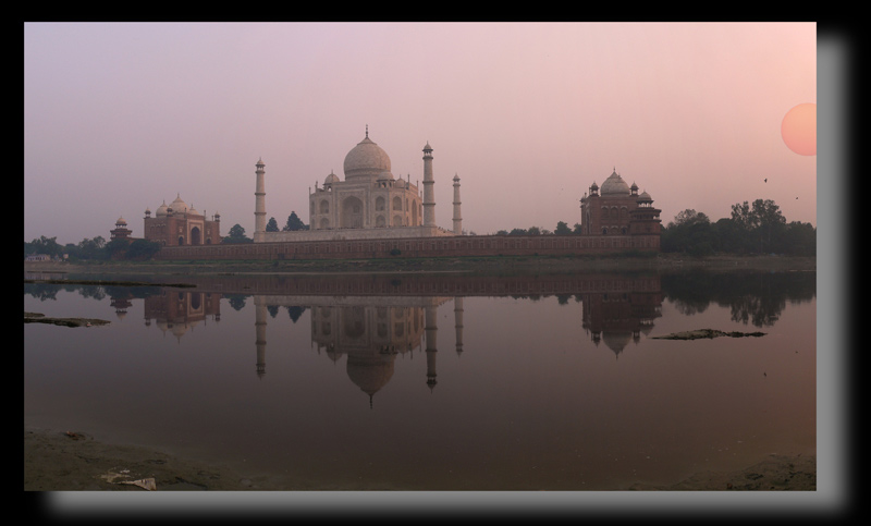 Crpuscule sur le Taj Mahal